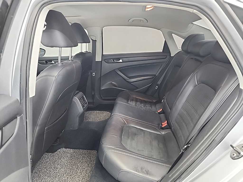 Volkswagen Passat - Vista 12