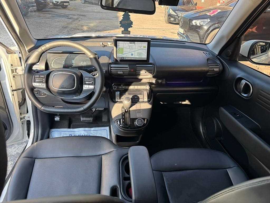 HYUNDAI Casper - Vista 10