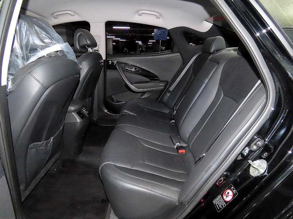 HYUNDAI Grandeur - Vista 7