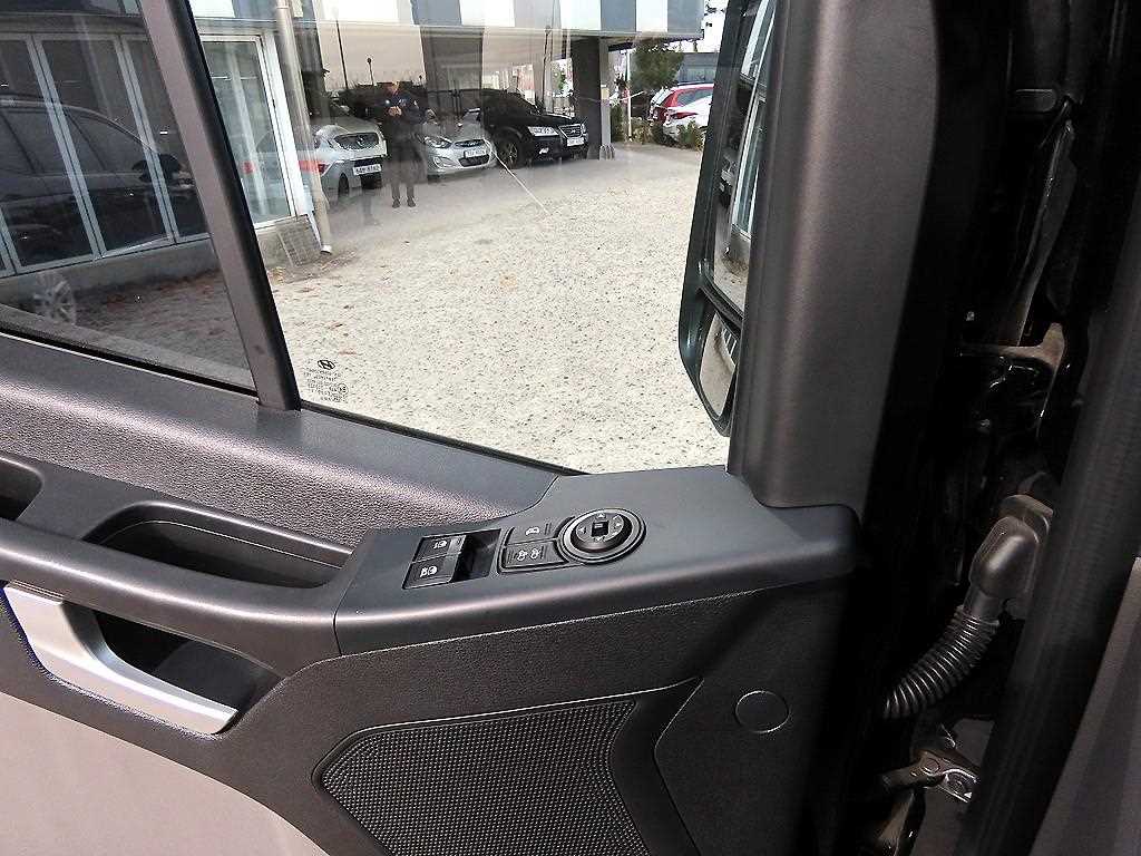 HYUNDAI Solati - Vista 12