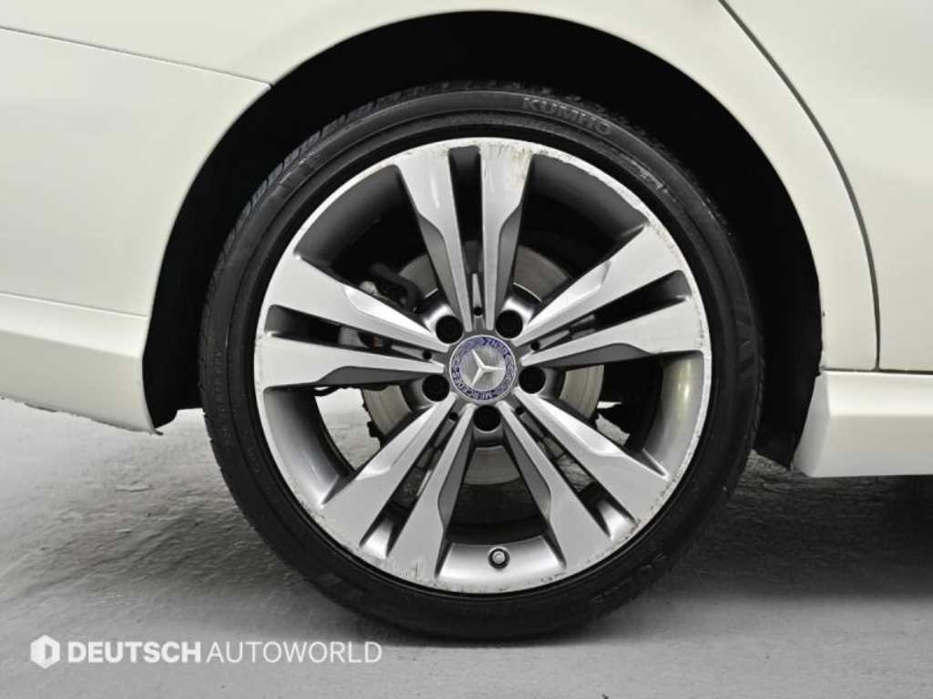 Mercedes Benz CLA Class - Vista 5