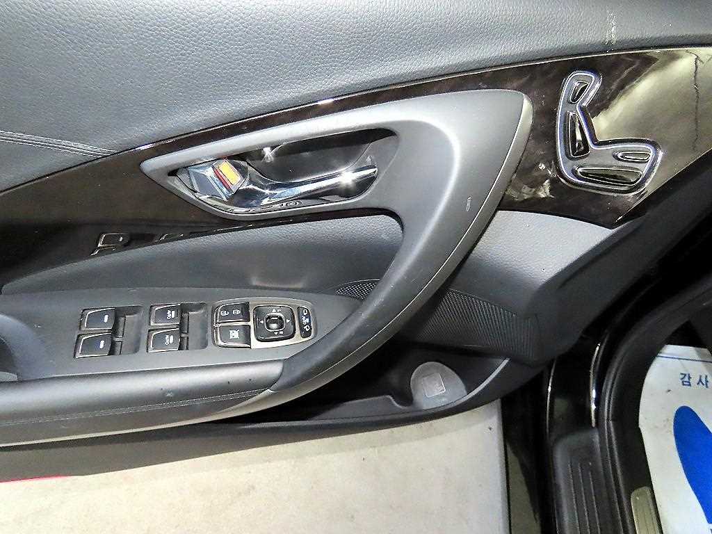 HYUNDAI Grandeur 2011 Negro - Importación desde Corea - HF Imports Iquique - Foto 13