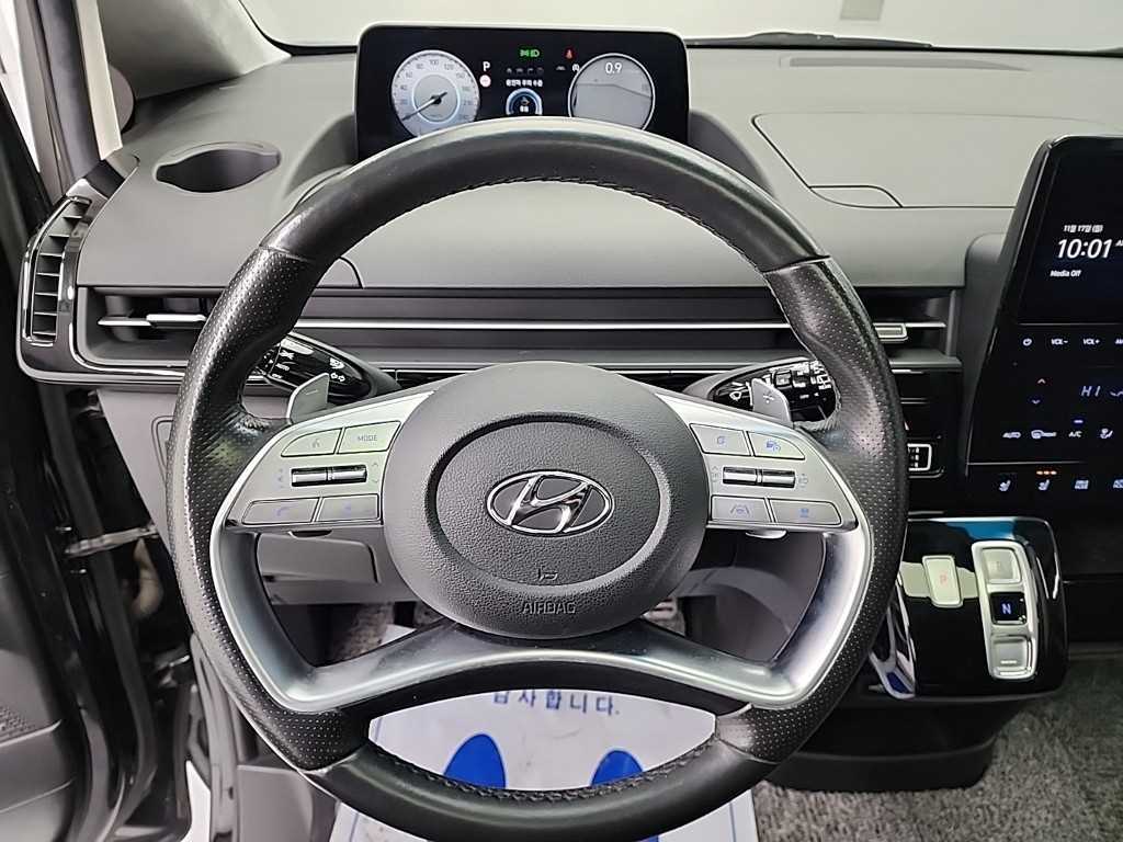 HYUNDAI Staria - Vista 9