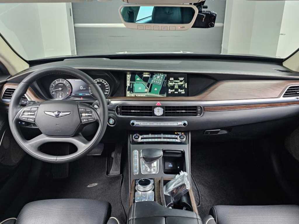 Genesis G90 - Vista 7
