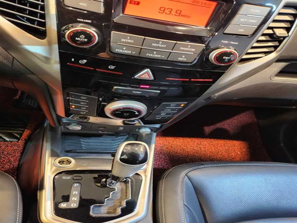 Ssangyong Tivoli - Vista 12