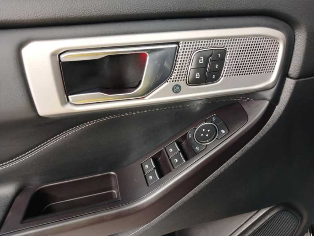 Ford Explorer - Vista 11