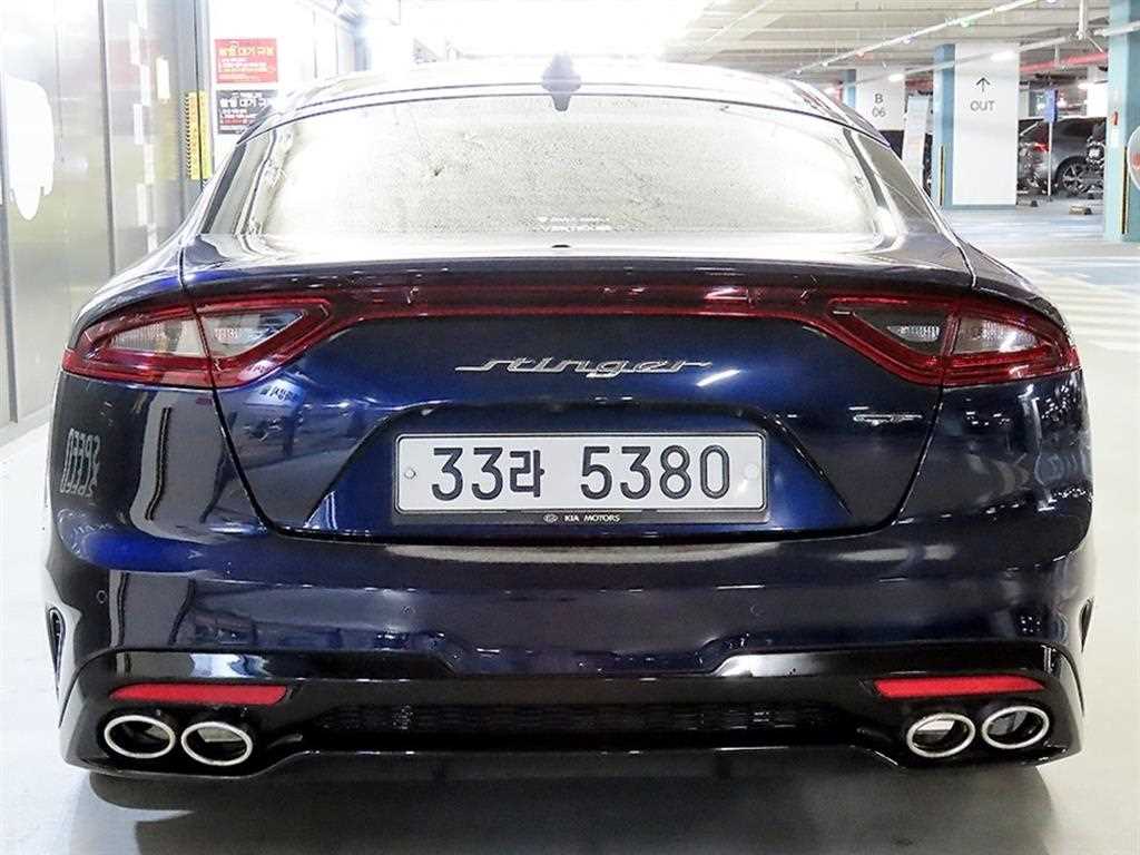 KIA Stinger - Vista 5
