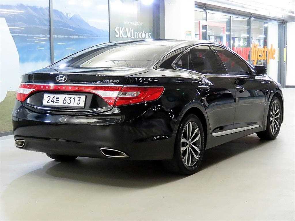 HYUNDAI Grandeur - Vista 4