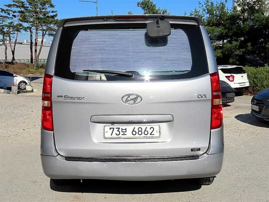 HYUNDAI Starex - Vista 4