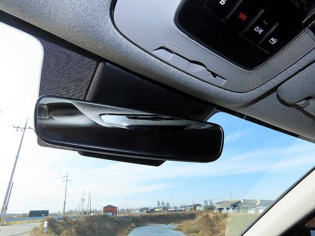 HYUNDAI Sonata - Vista 12