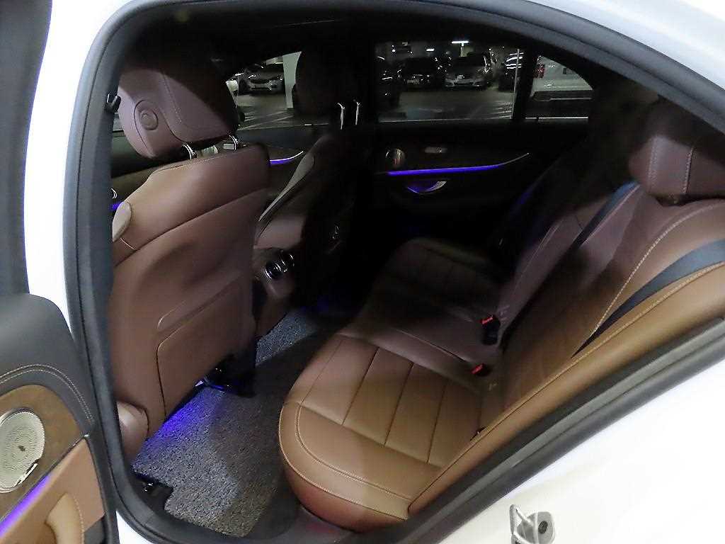 Mercedes Benz E class - Vista 7