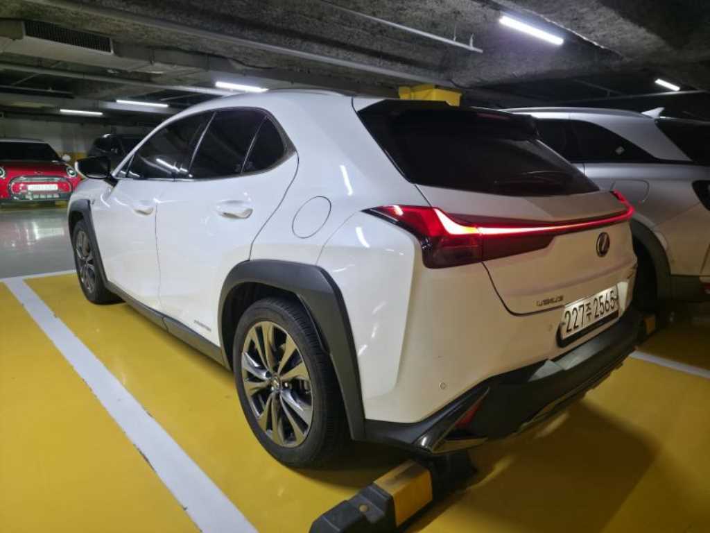 Lexus UX - Vista 2