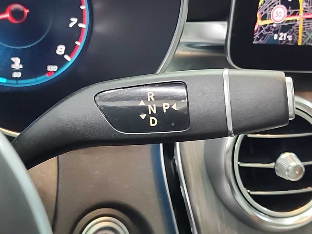 Mercedes Benz GLC Class - Vista 8