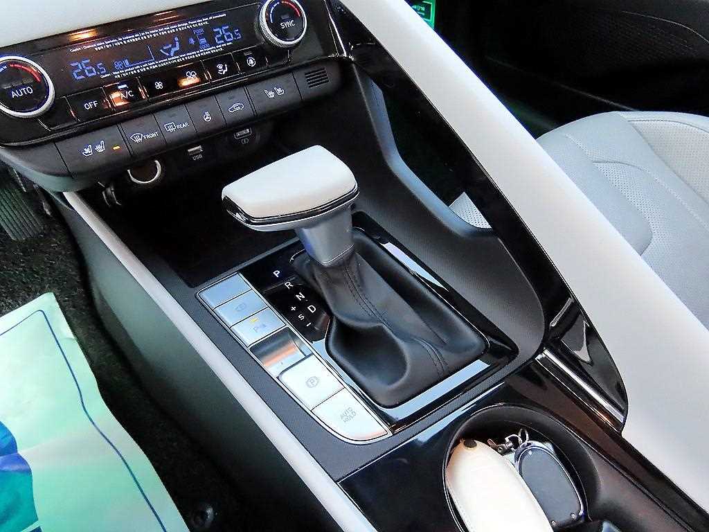 HYUNDAI Avante - Vista 10