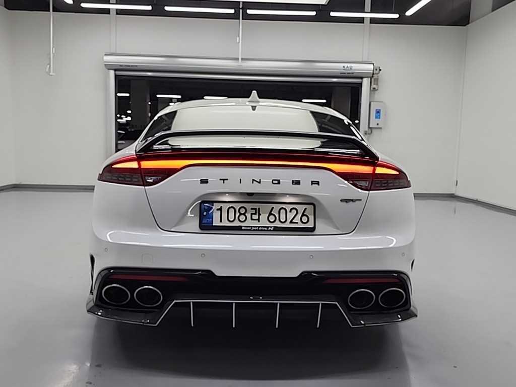 KIA Stinger - Vista 3