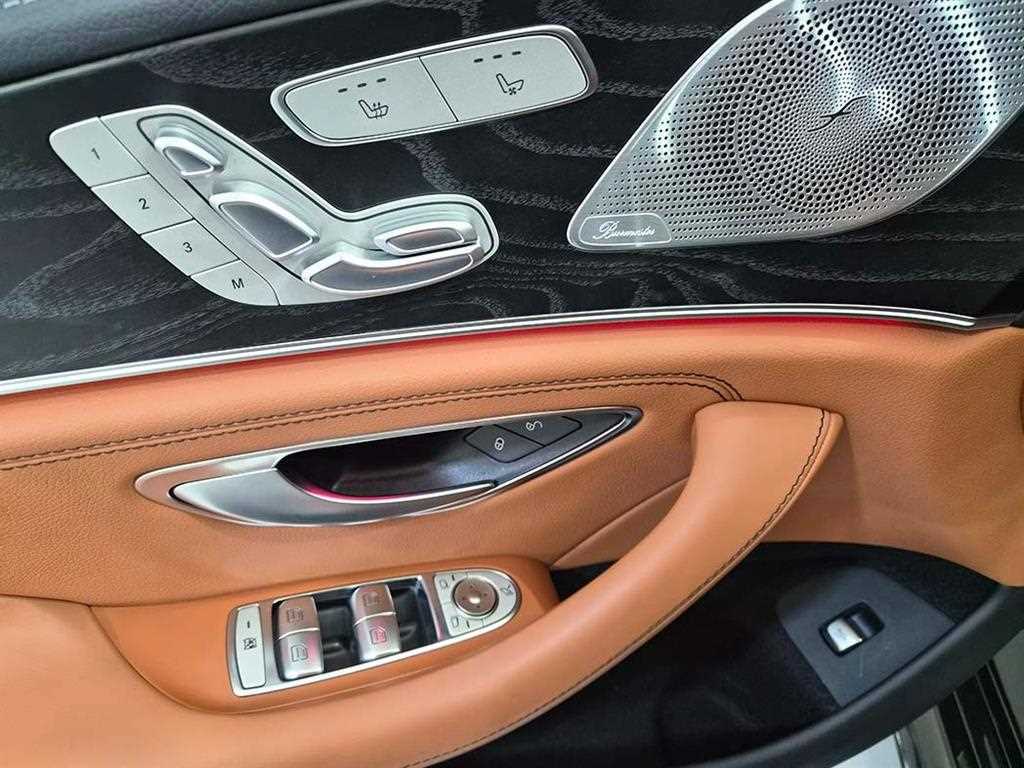 Mercedes Benz CLS Class - Vista 11