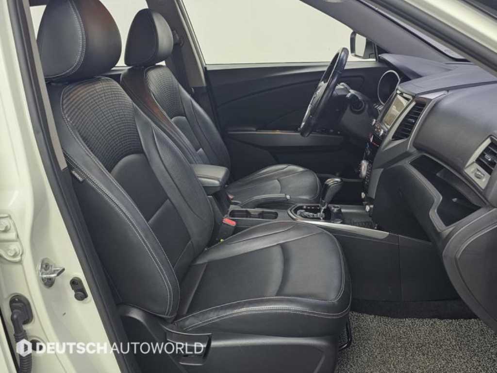 Ssangyong Tivoli - Vista 10