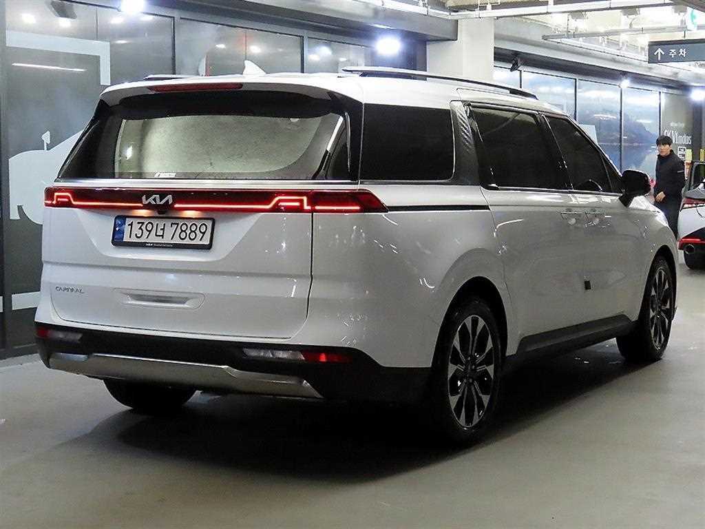 KIA Carnival - Vista 4