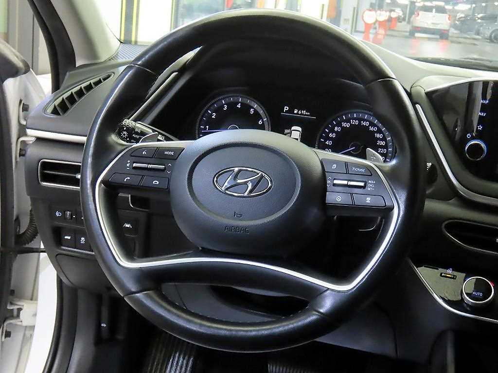 HYUNDAI Sonata - Vista 8