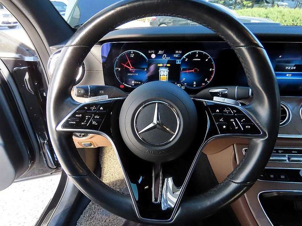 Mercedes Benz E class - Vista 8