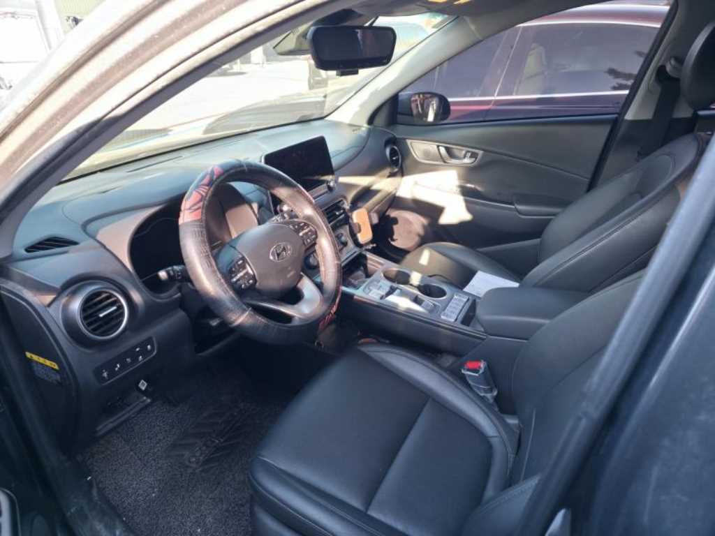 HYUNDAI Kona - Vista 5