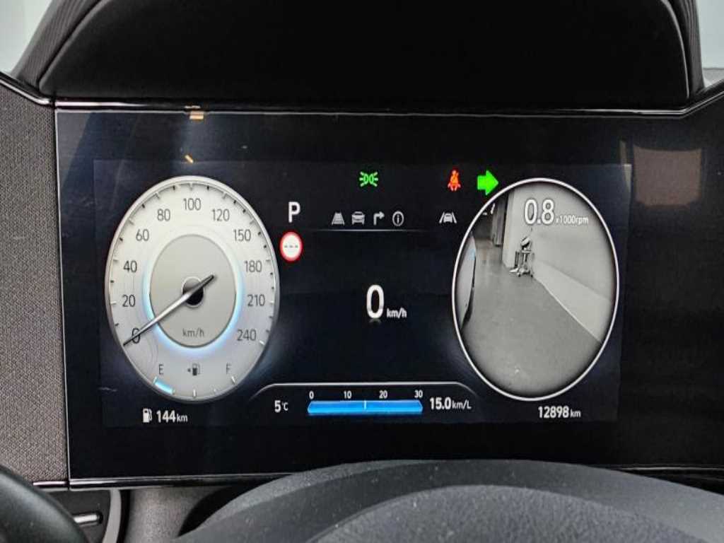 HYUNDAI Avante - Vista 6