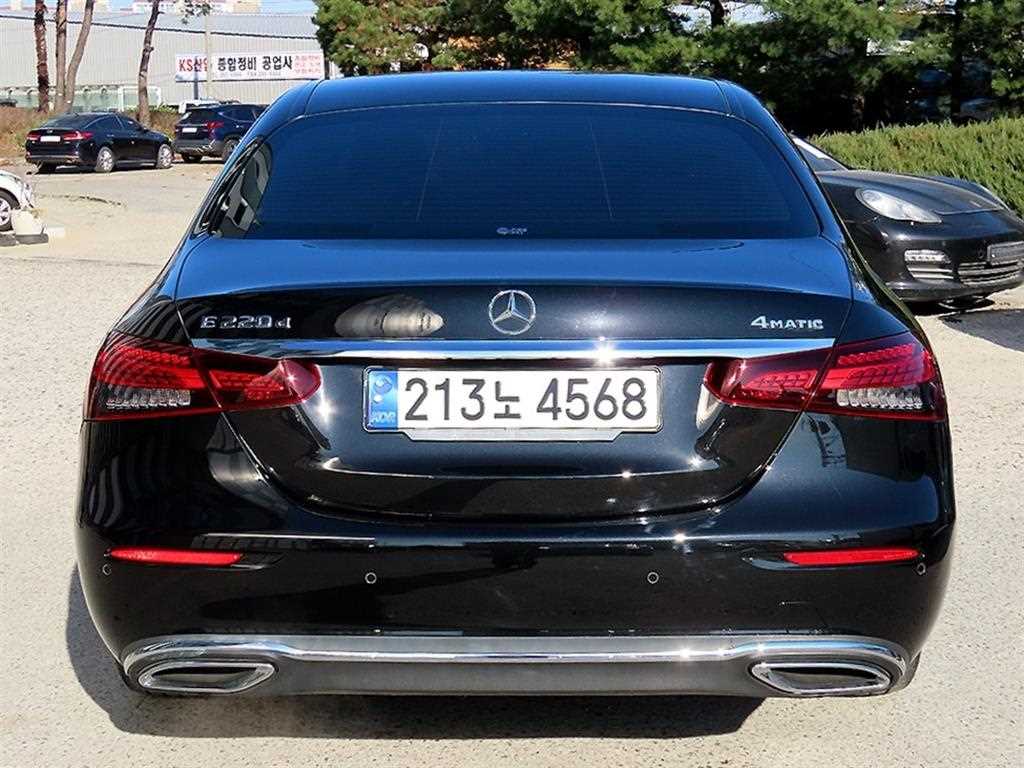 Mercedes Benz E class - Vista 4