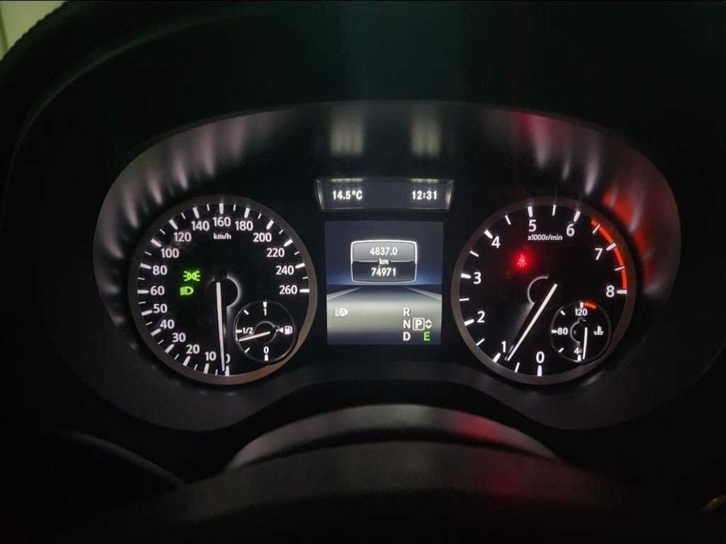 Infiniti Q - Vista 12