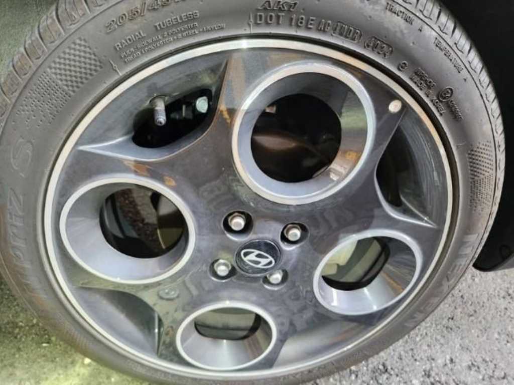 HYUNDAI Casper - Vista 10