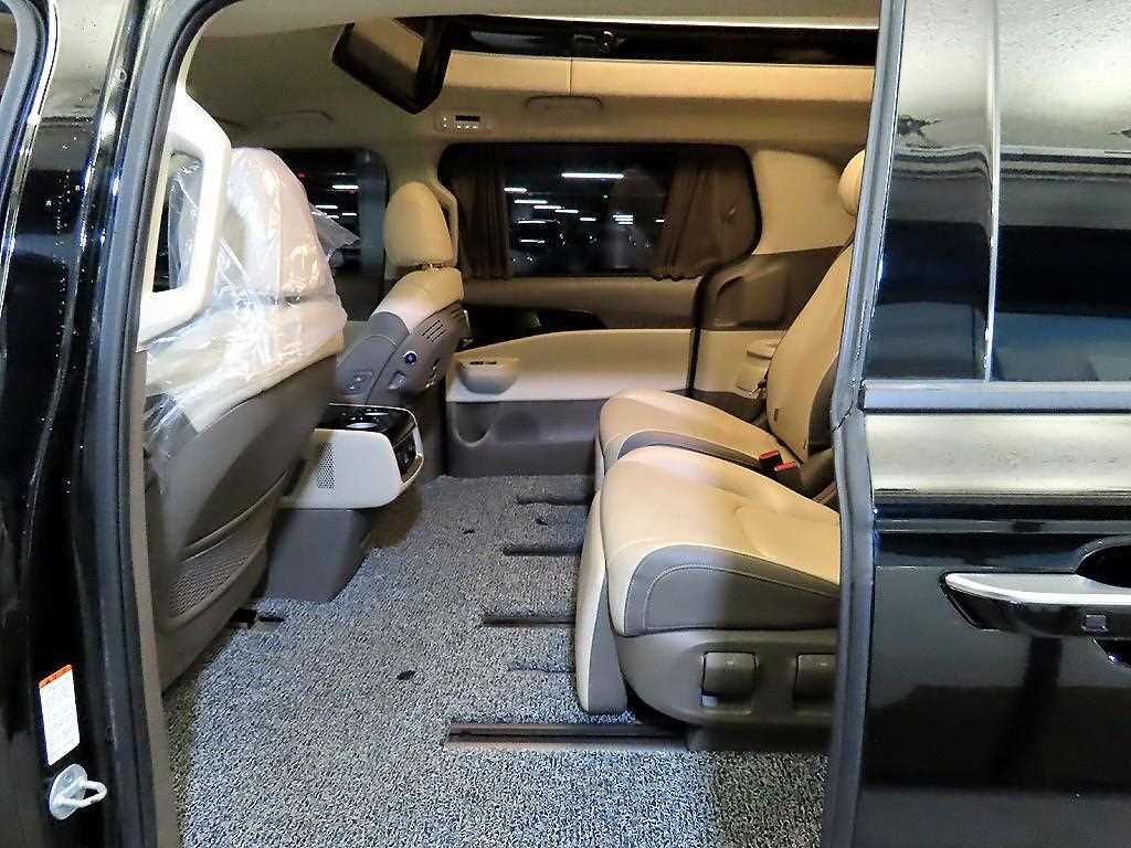 KIA Carnival - Vista 7