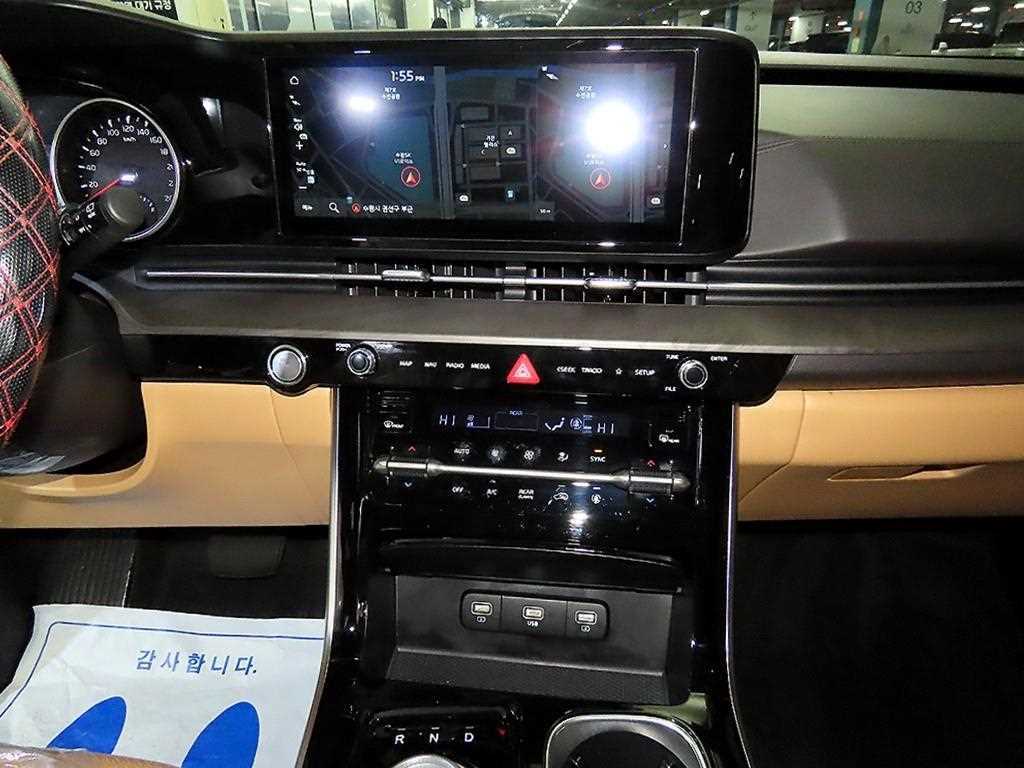 KIA Carnival - Vista 11