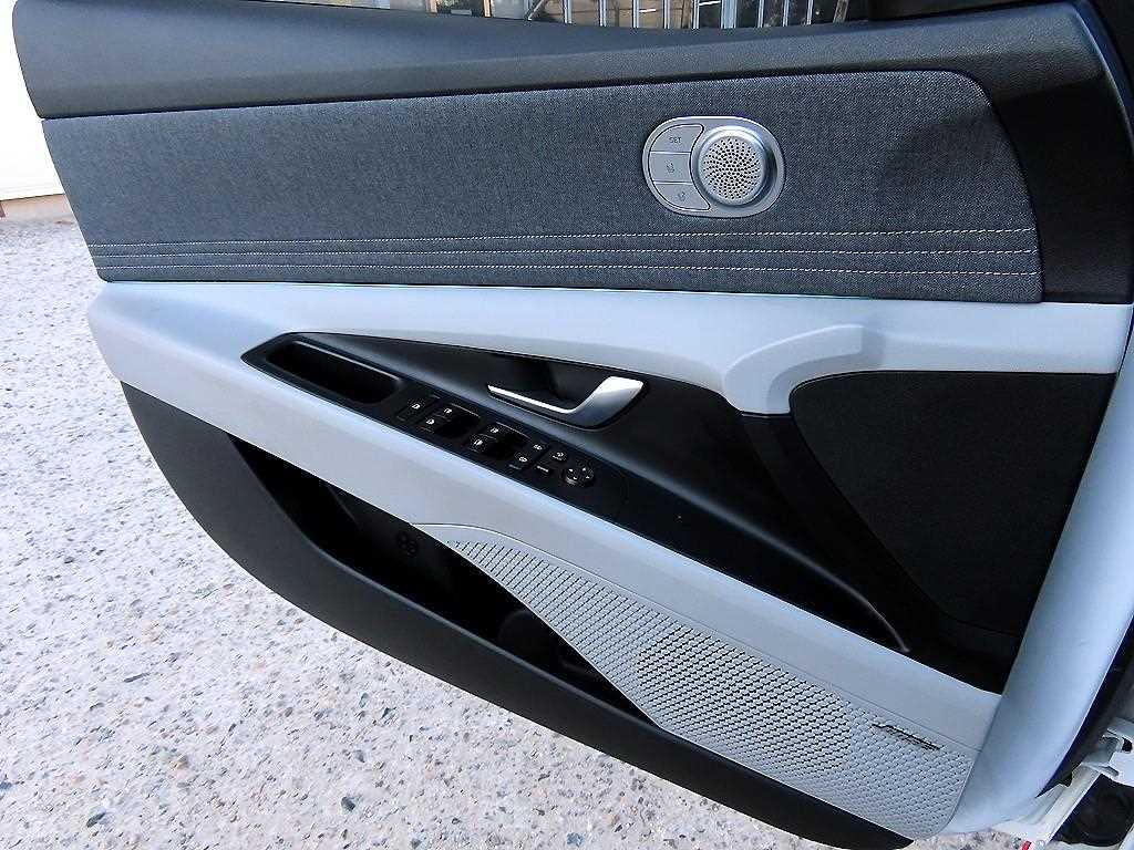 HYUNDAI Avante - Vista 11