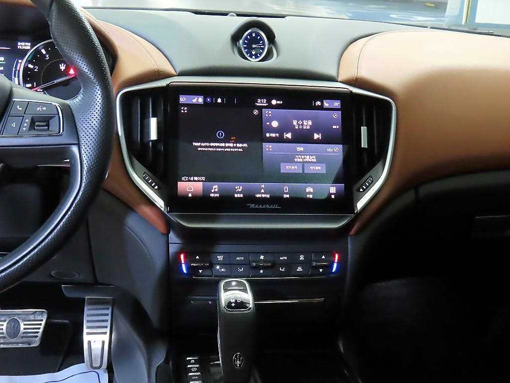 Maserati Ghibli - Vista 11