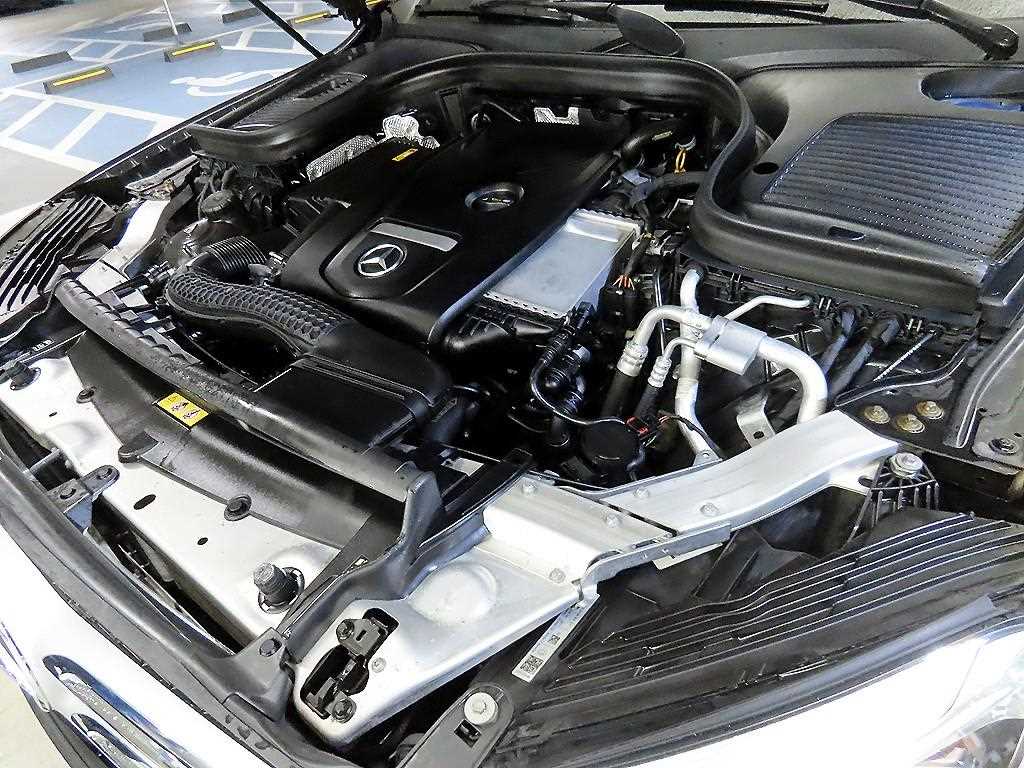 Mercedes Benz GLC Class 2019 Negro - Importación desde Corea - HF Imports Iquique - Foto 19