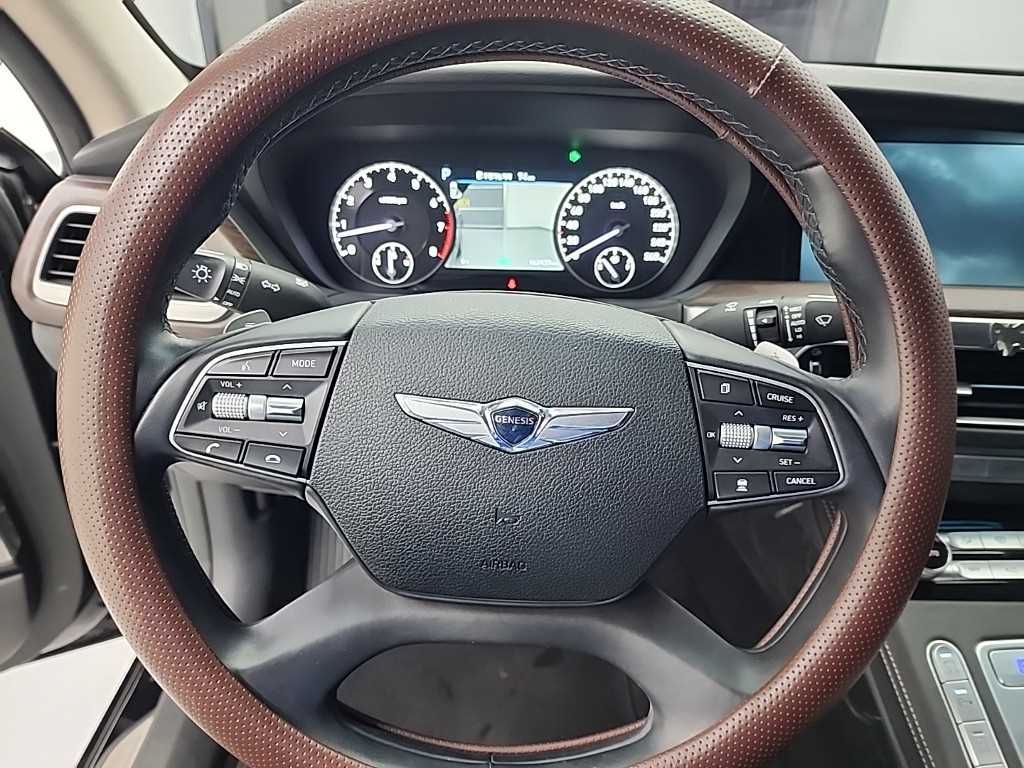 Genesis G90 - Vista 9