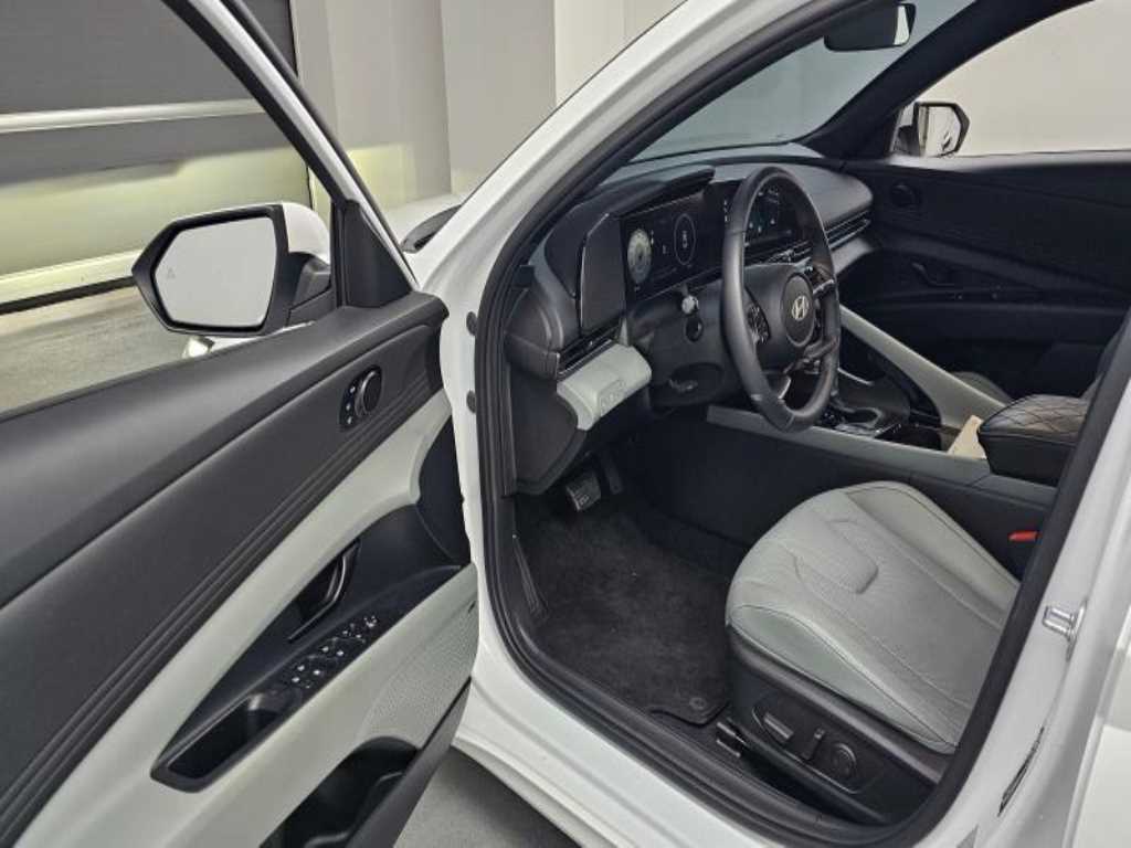 HYUNDAI Avante - Vista 9