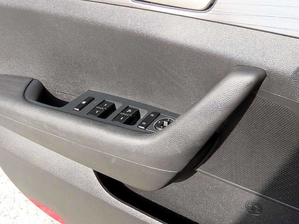 HYUNDAI Sonata - Vista 11