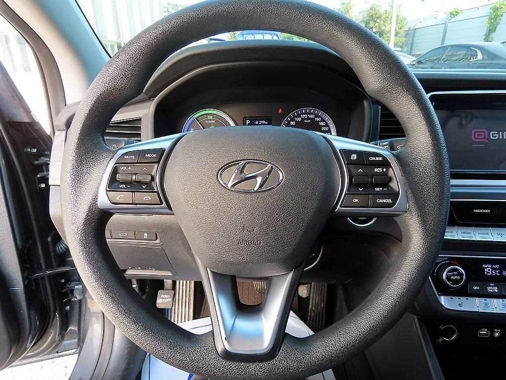 HYUNDAI Sonata - Vista 8