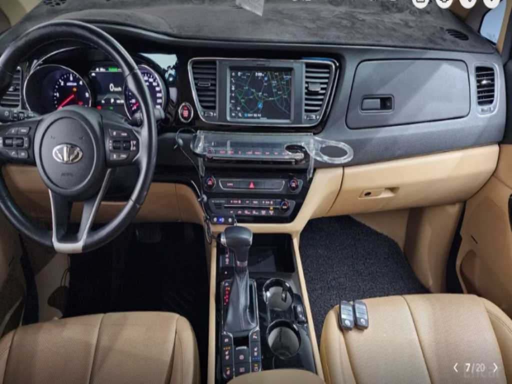 KIA Carnival - Vista 5