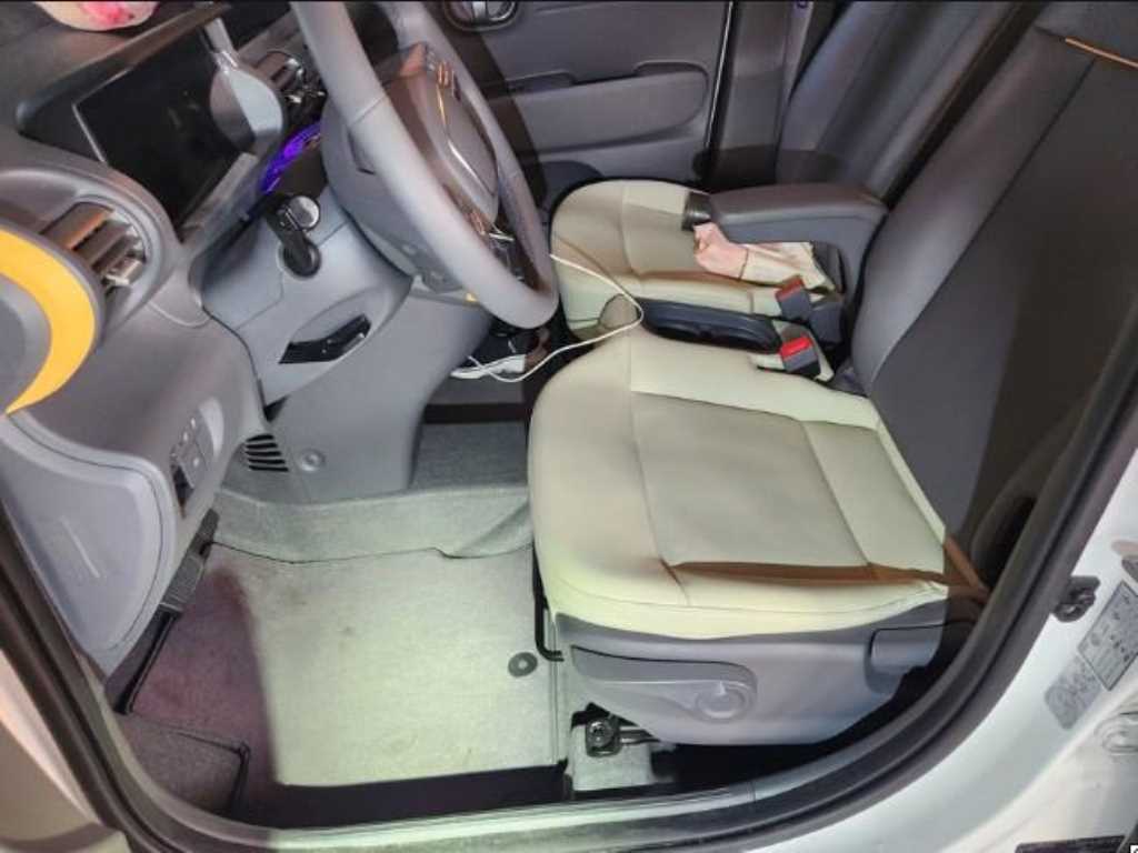 HYUNDAI Casper - Vista 5