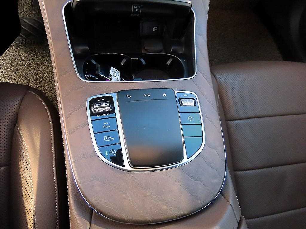 Mercedes Benz E class - Vista 12