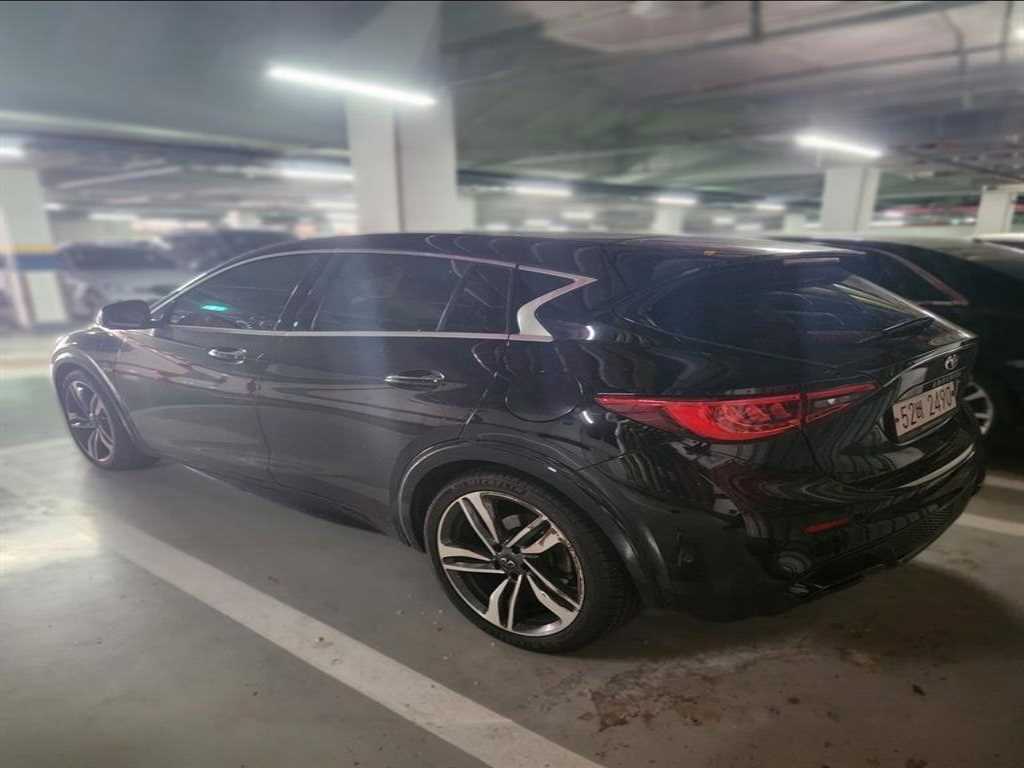 Infiniti Q - Vista 4