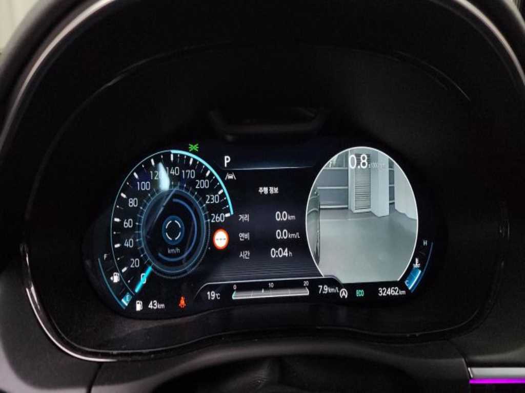 Genesis GV70 - Vista 8