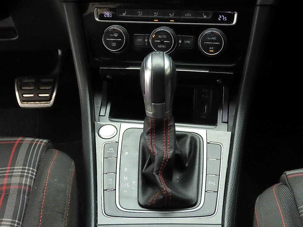 Volkswagen Golf - Vista 10