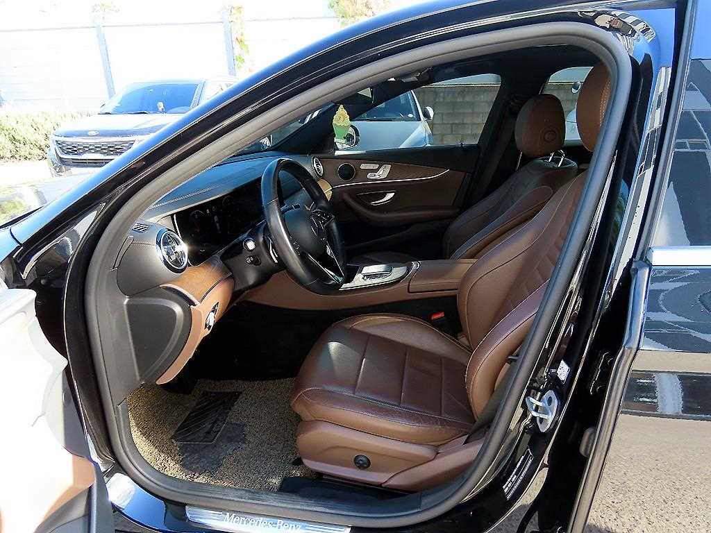 Mercedes Benz E class - Vista 5