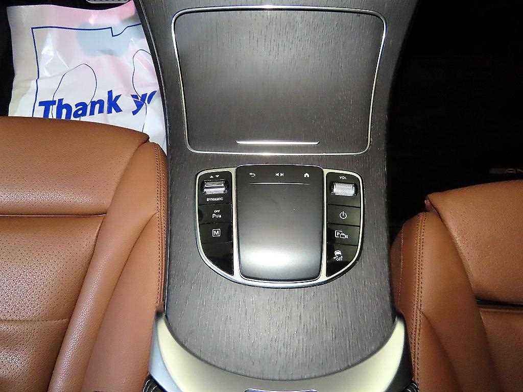 Mercedes Benz GLC Class - Vista 12