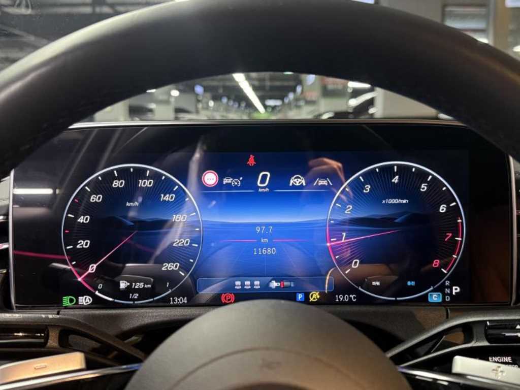 Mercedes Benz E class - Vista 8