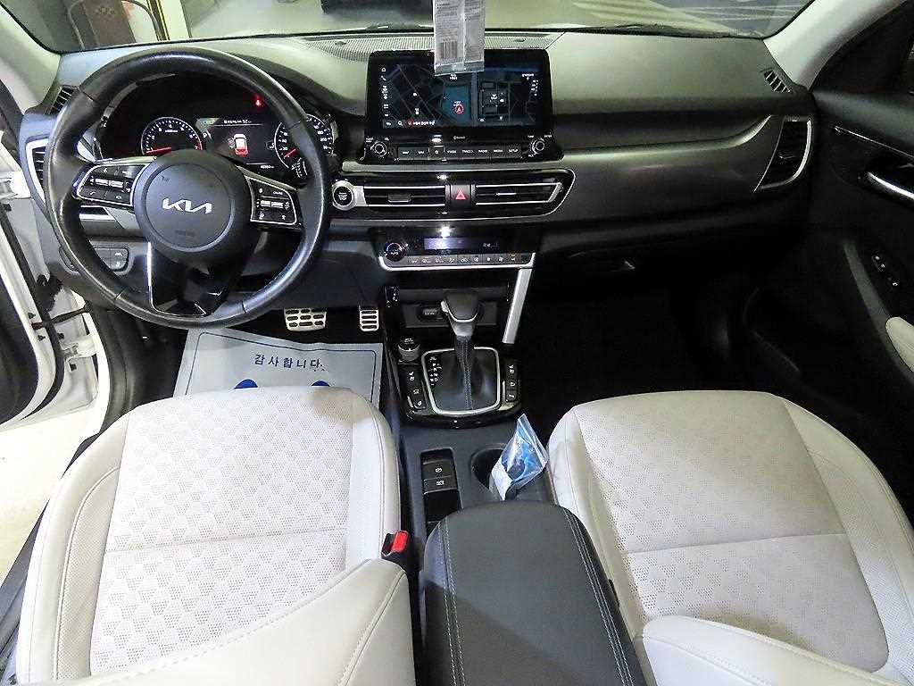 KIA Seltos - Vista 10