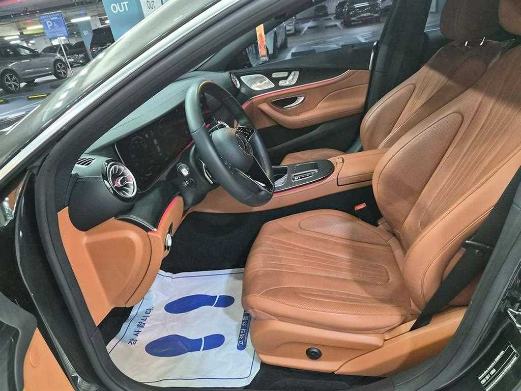 Mercedes Benz CLS Class - Vista 6