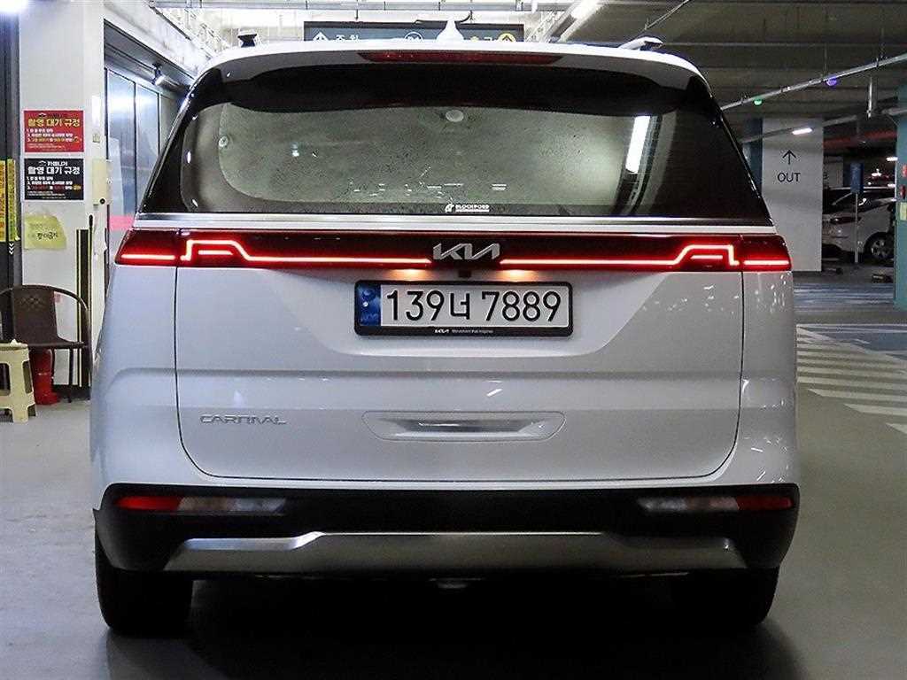 KIA Carnival - Vista 5